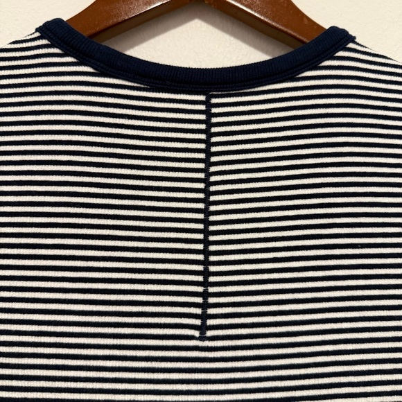 Lululemon Hold Tight Short Sleeve Shirt Minute Stripe Navy White Size 4 or 6 - Picture 10 of 10